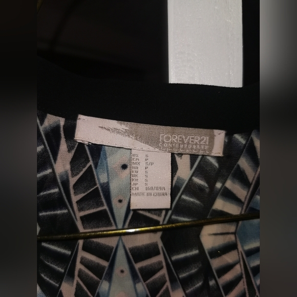 F21 Beautiful Sheer Blouse - Picture 7 of 8